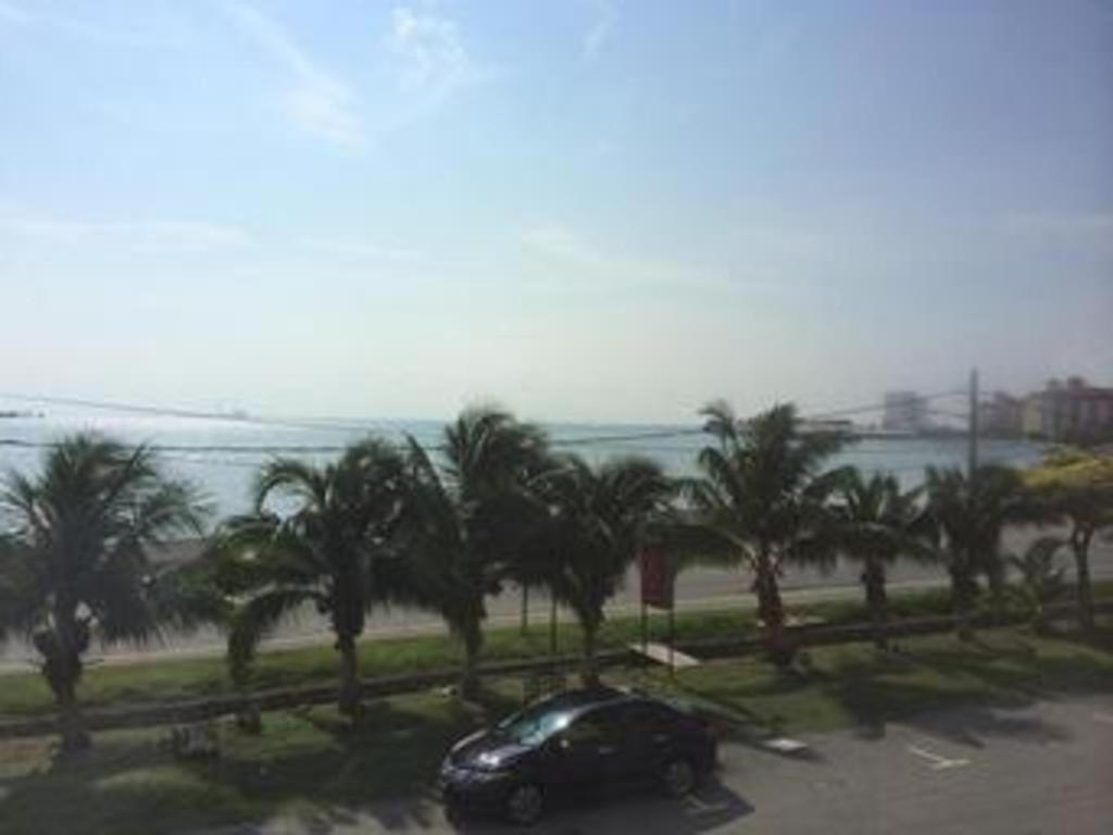 Sea Front Hotel *